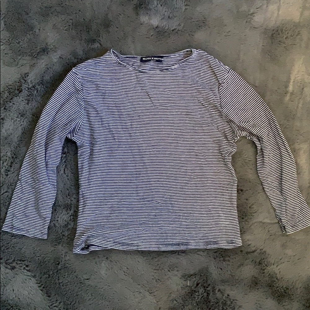 Brandy Melville 3/4 sleeve top